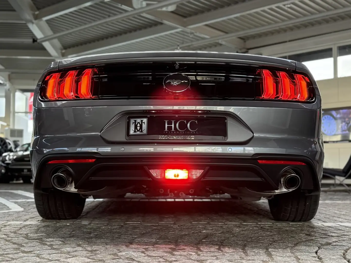 Ford Mustang 2 3 EcoBoost Autom. Neuwertig   Garantie