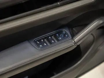 Cayenne E-Hybrid HeadUp Sport Chrono PASM BOSE