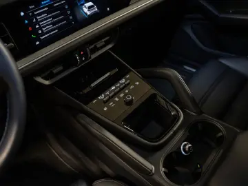 Cayenne E-Hybrid HeadUp Sport Chrono PASM BOSE