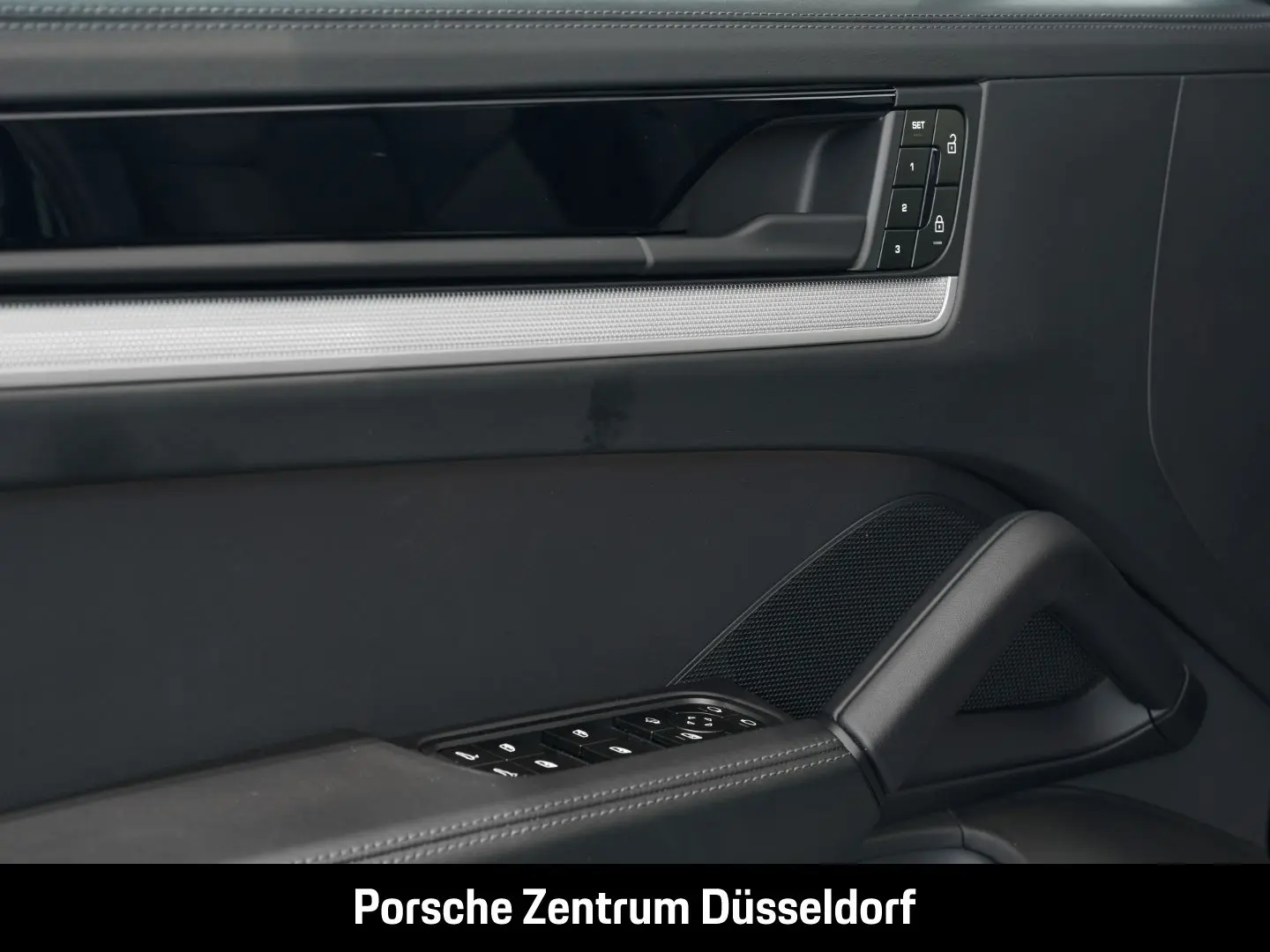 Cayenne Panoramadach BOSE LED-Matrix