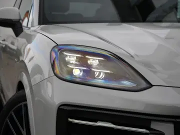 E-Hybrid Coupé INNODRIVE-PANO-SPORTABGAS-22TURBO