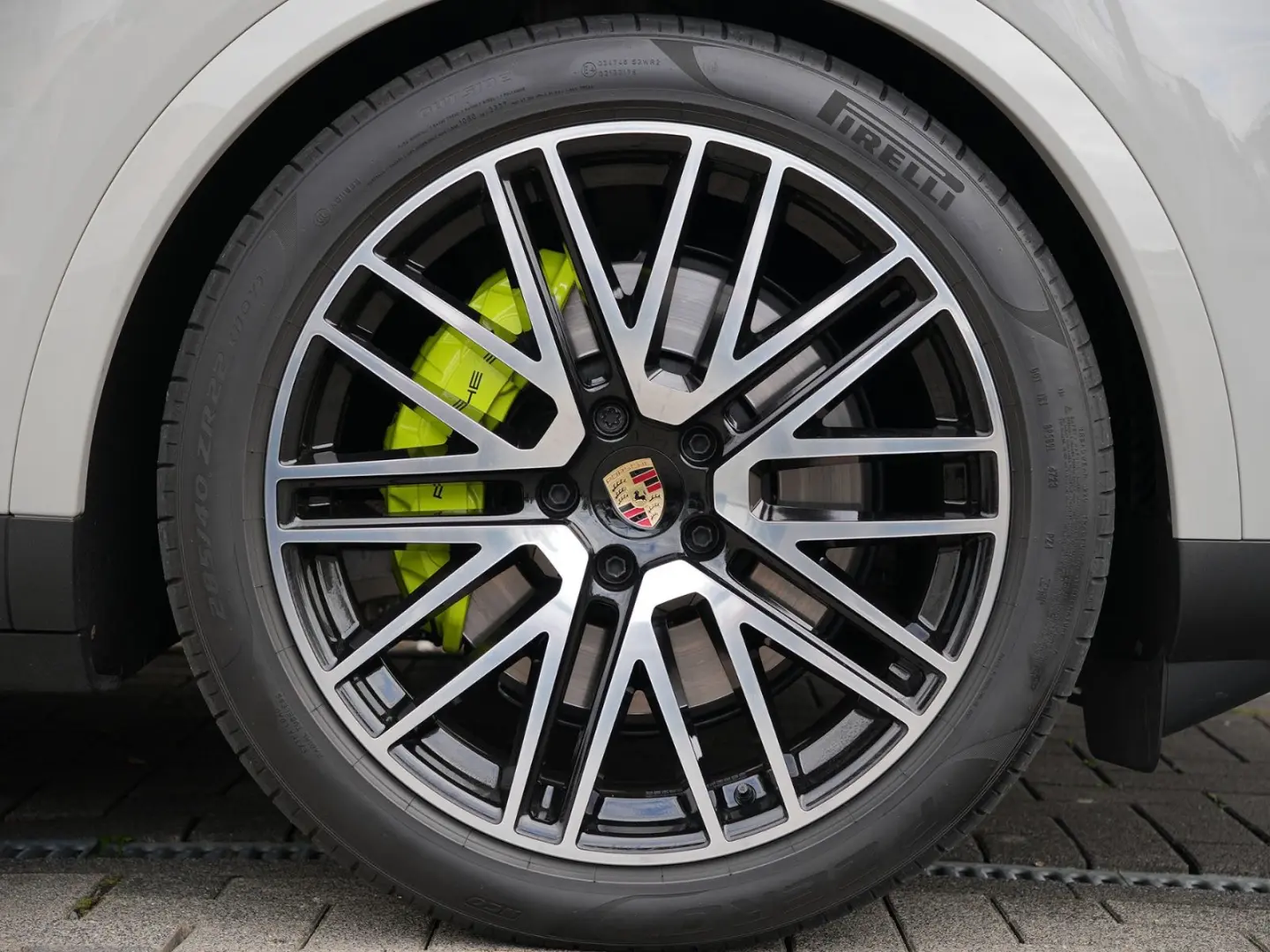 E-Hybrid Coupé INNODRIVE-PANO-SPORTABGAS-22TURBO