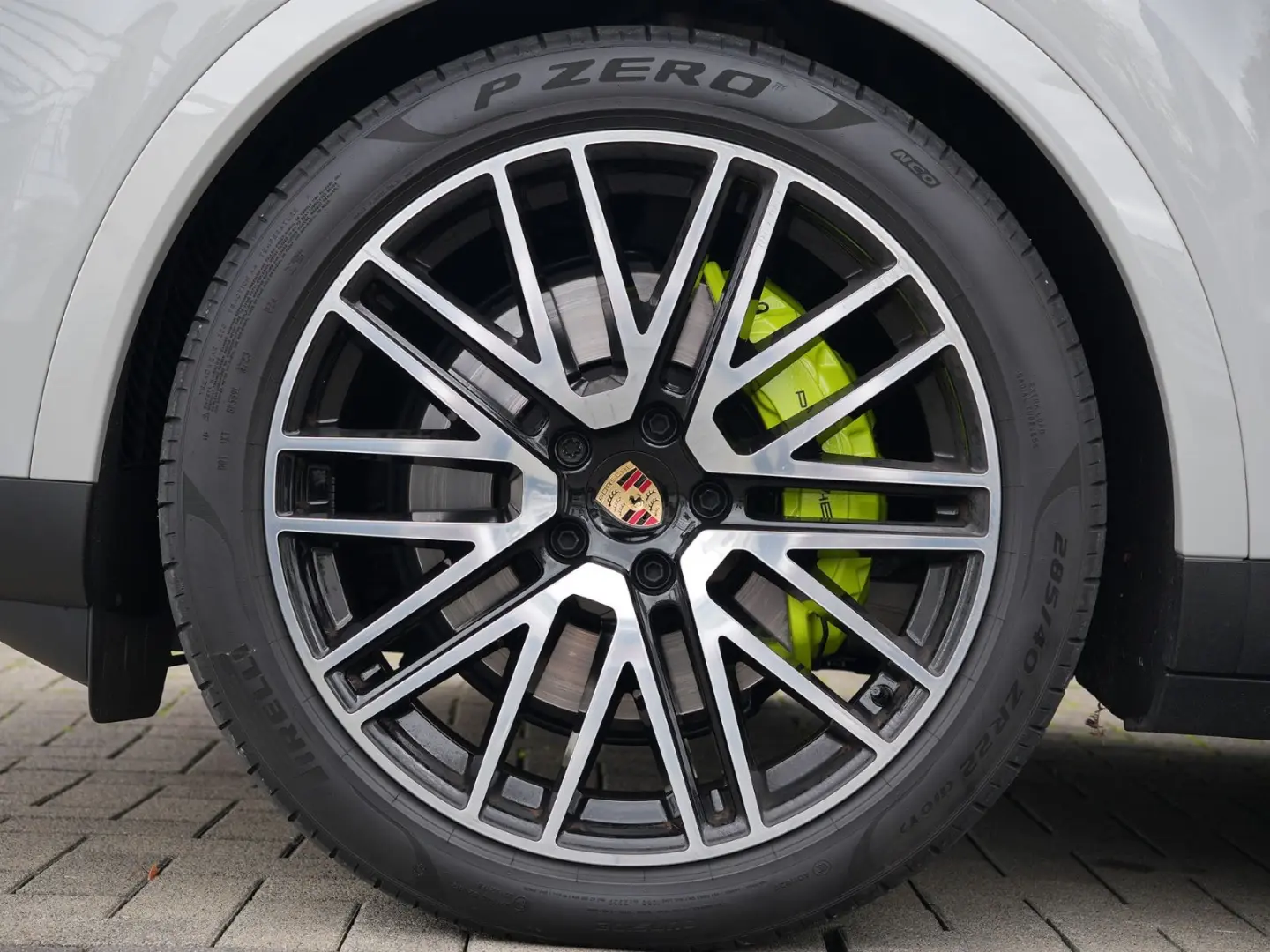 E-Hybrid Coupé INNODRIVE-PANO-SPORTABGAS-22TURBO