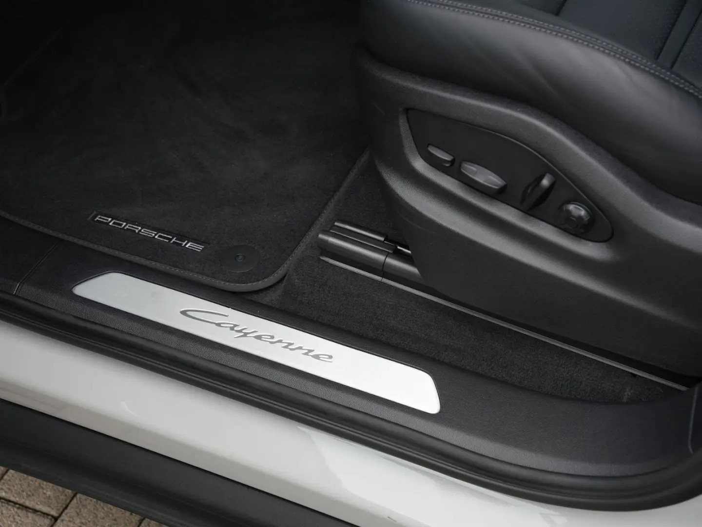 E-Hybrid Coupé INNODRIVE-PANO-SPORTABGAS-22TURBO