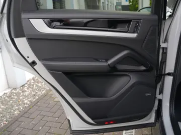 E-Hybrid Coupé INNODRIVE-PANO-SPORTABGAS-22TURBO