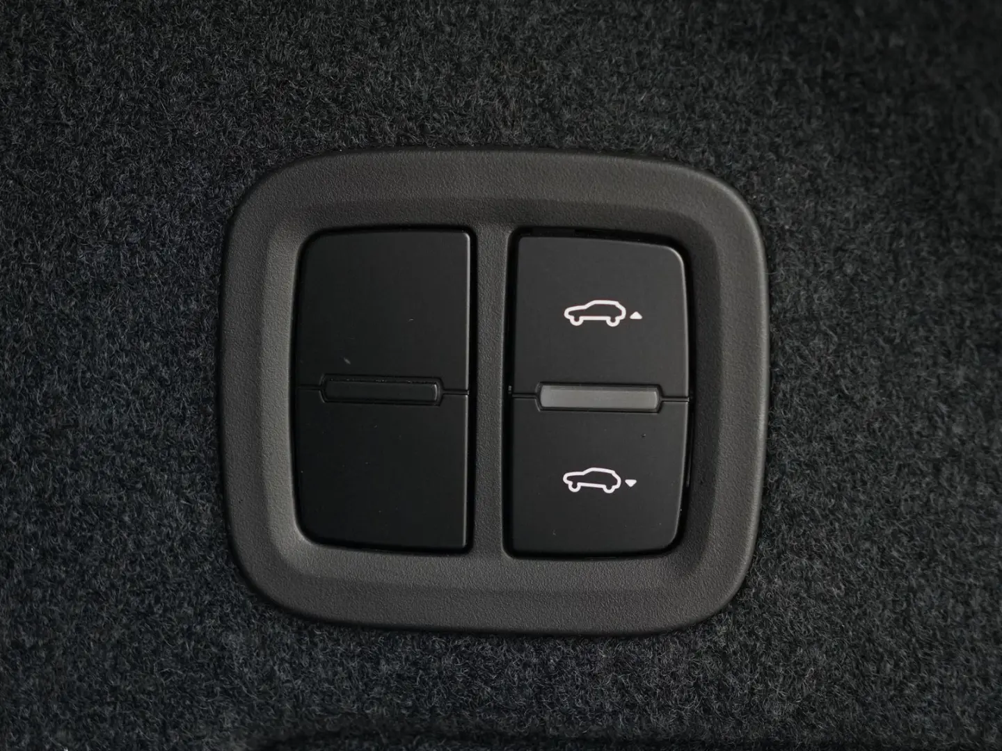 E-Hybrid Coupé INNODRIVE-PANO-SPORTABGAS-22TURBO