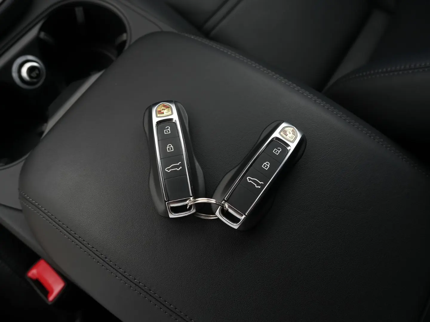 E-Hybrid Coupé INNODRIVE-PANO-SPORTABGAS-22TURBO