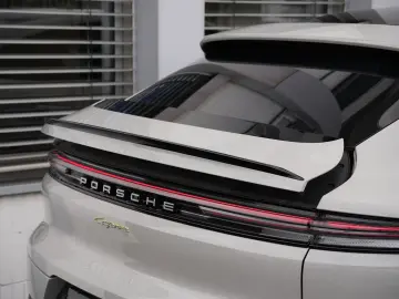 E-Hybrid Coupé INNODRIVE-PANO-SPORTABGAS-22TURBO