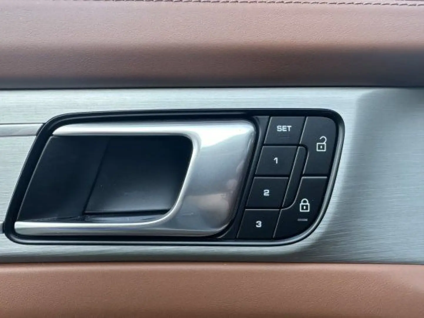 Panamera GTS 4.0  SPORTABGAS PANO HEAD-UP