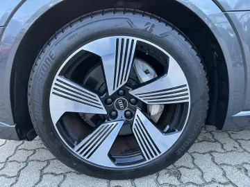 e-tron 55 S line Matrix HUD Kamera Nachtsicht