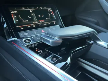 e-tron 55 S line Matrix HUD Kamera Nachtsicht