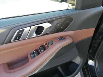 X5 40i M Sport LASER LEDER NAVI STANDHEIZUNG PDC