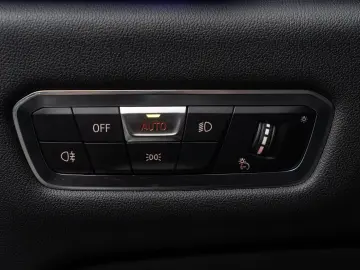 X5 xDrive 40i M Sport  SOFTCLOSE PANO HUD LASER