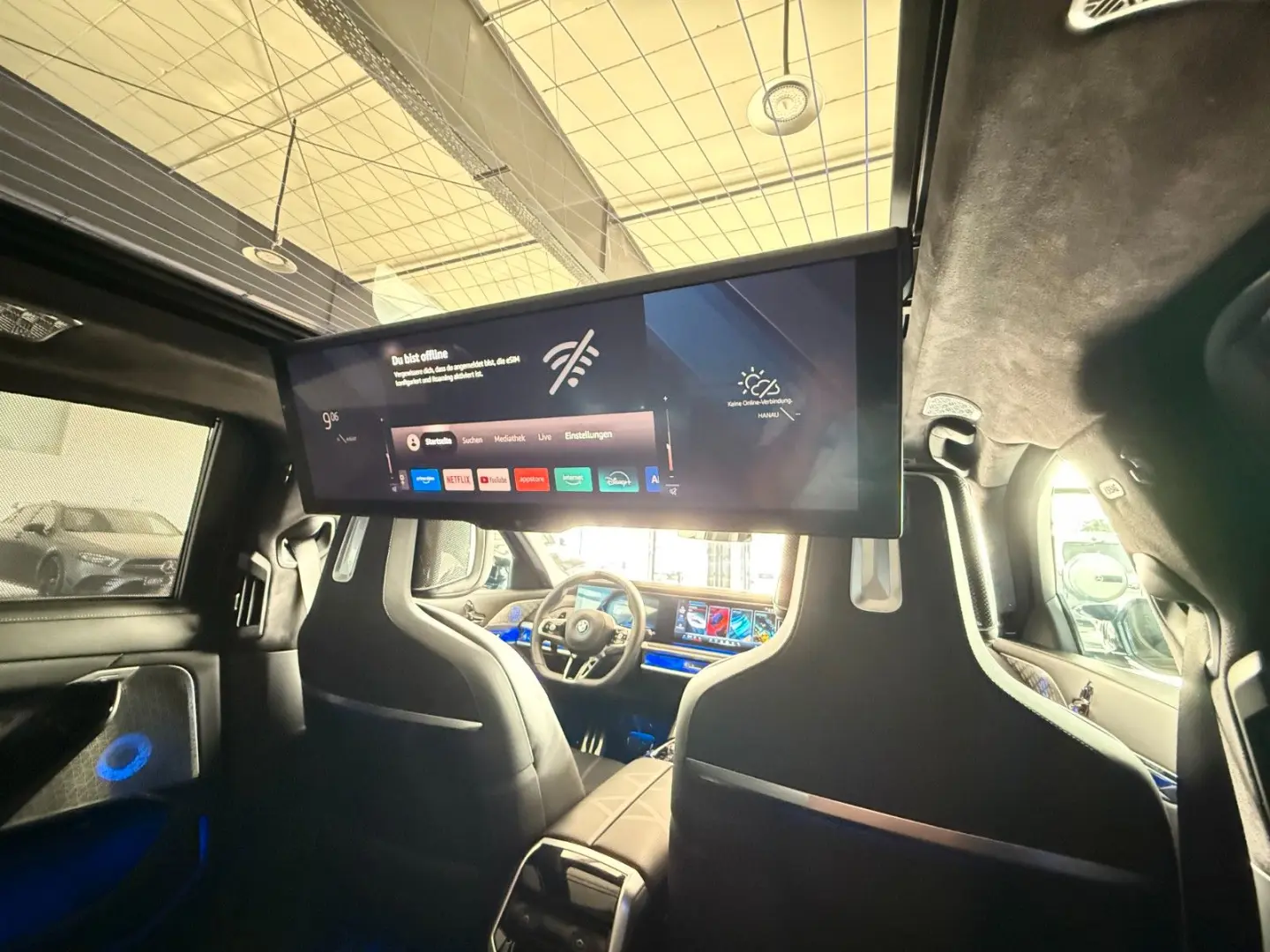 M760e xDrive Two Tone Individual 3xTV SkyLounge