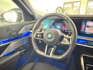 M760e xDrive Two Tone Individual 3xTV SkyLounge