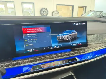 M760e xDrive Two Tone Individual 3xTV SkyLounge
