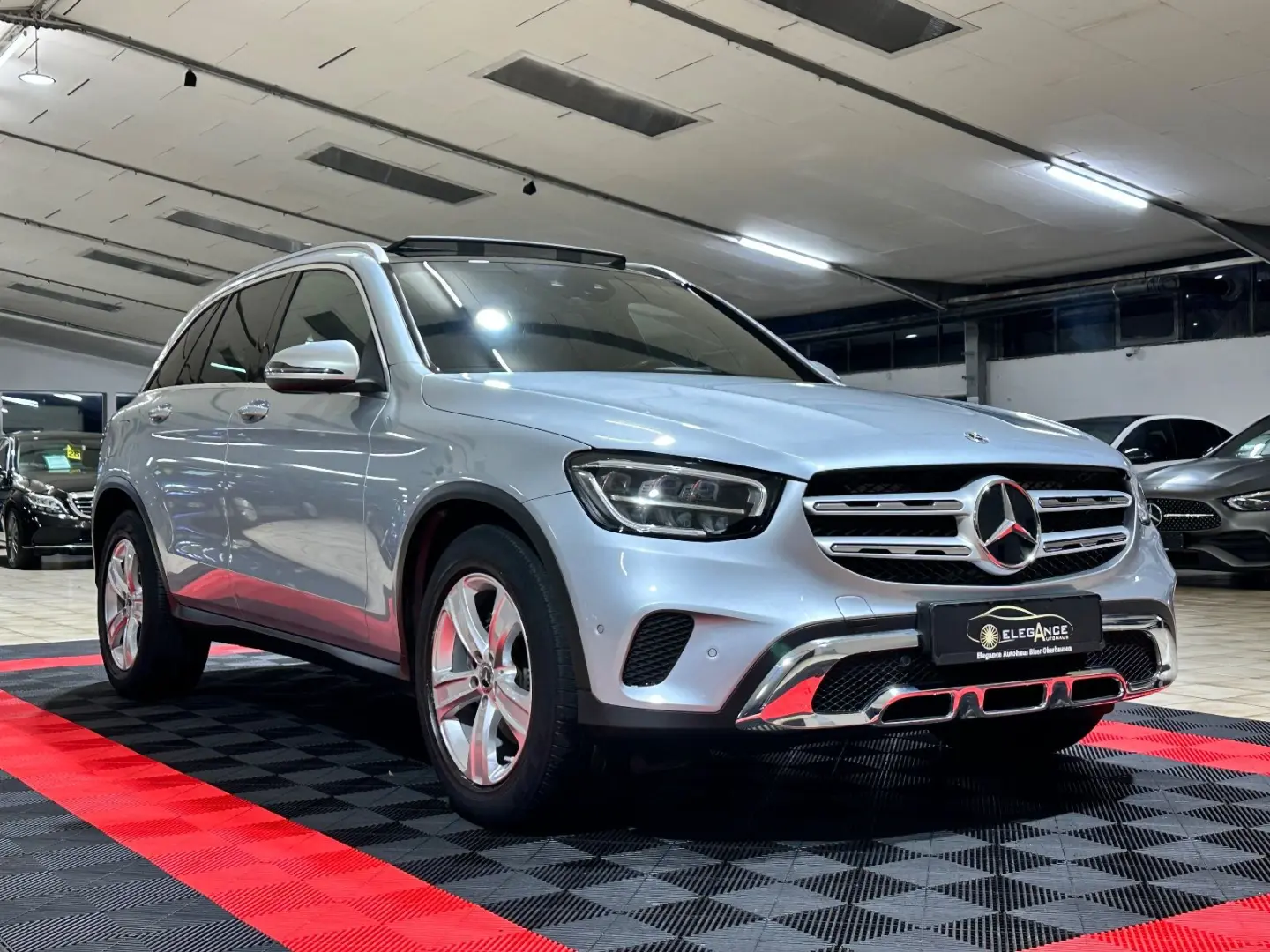 GLC 220 d 4Matic PANO KAMERA LED MBUX