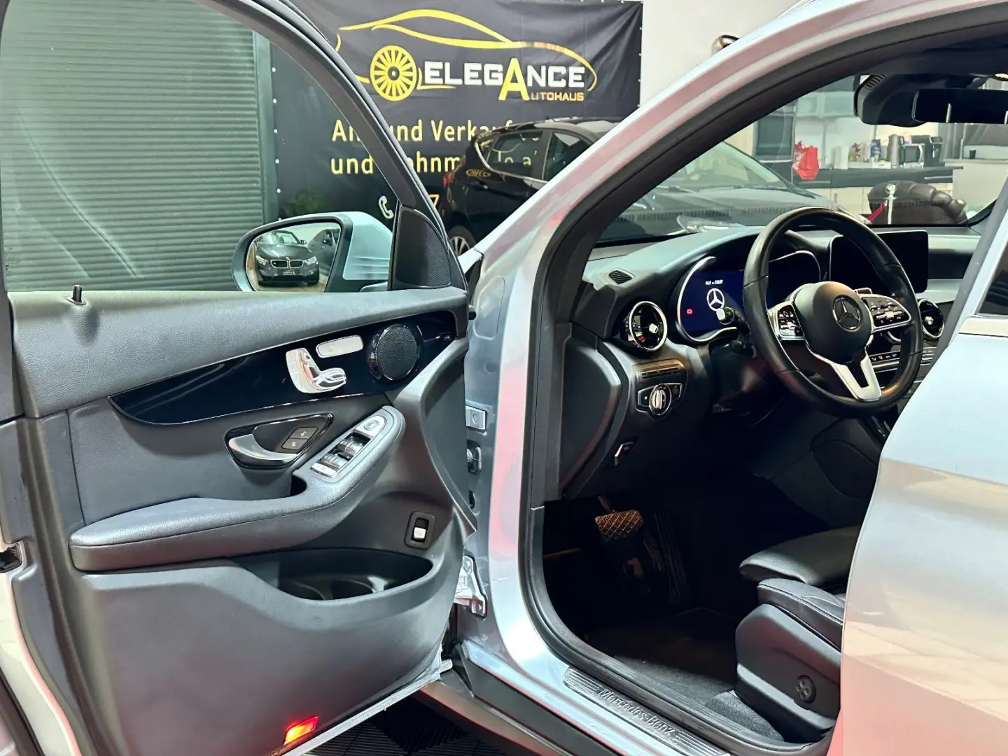 GLC 220 d 4Matic PANO KAMERA LED MBUX