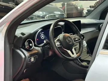 GLC 220 d 4Matic PANO KAMERA LED MBUX