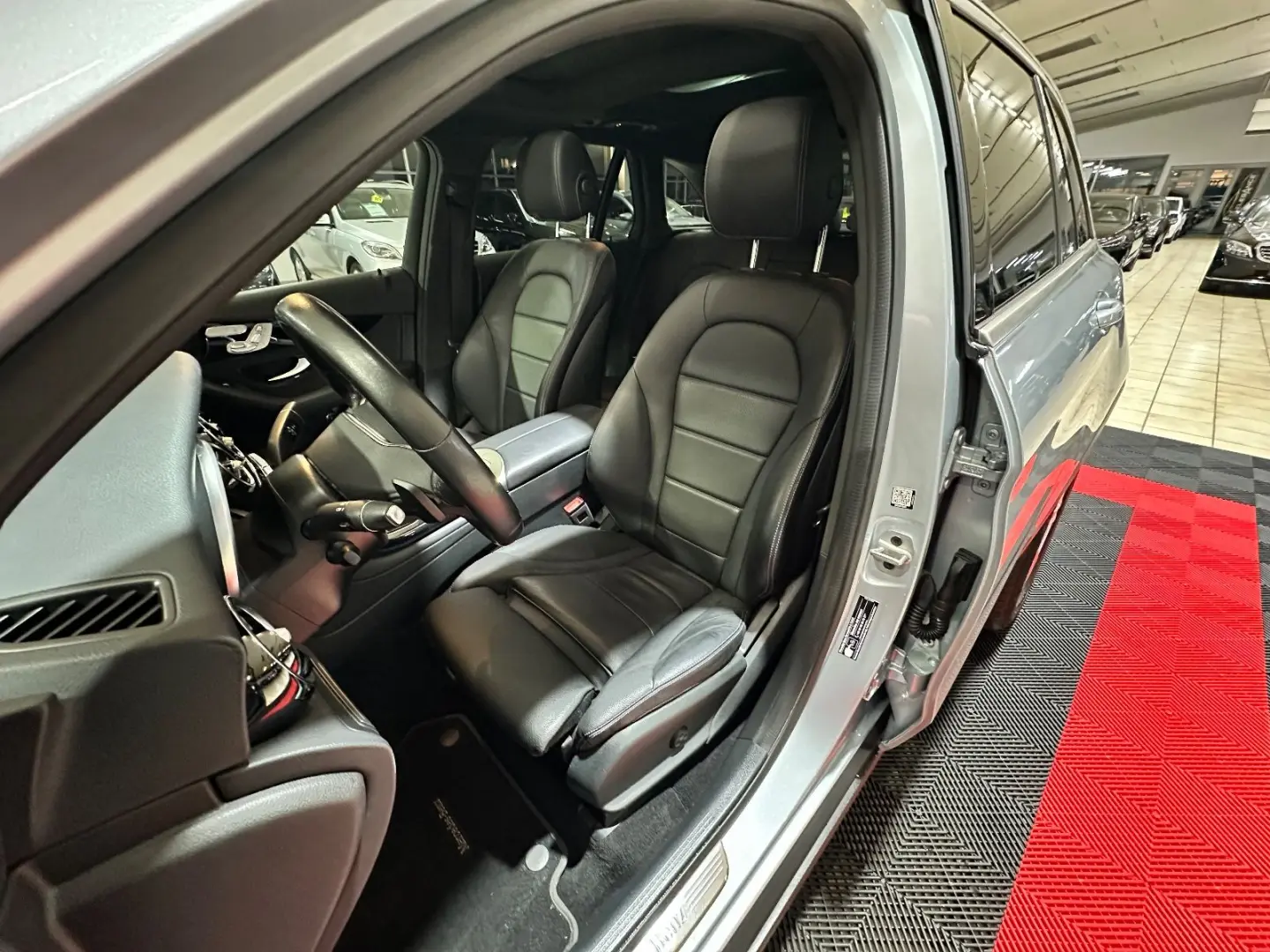 GLC 220 d 4Matic PANO KAMERA LED MBUX