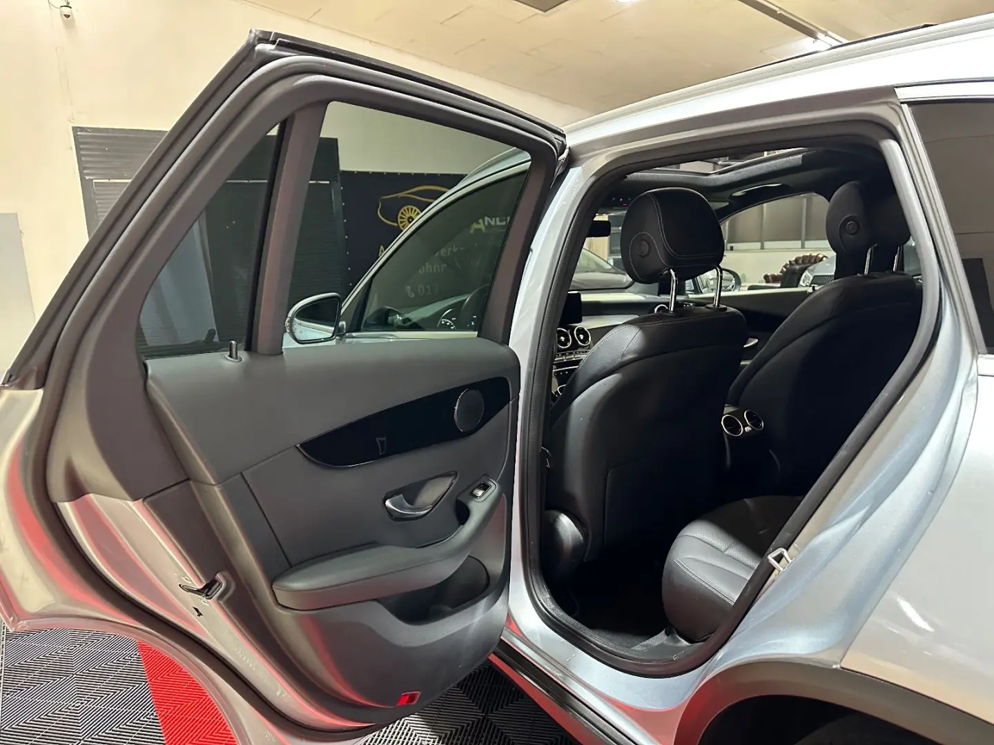 GLC 220 d 4Matic PANO KAMERA LED MBUX