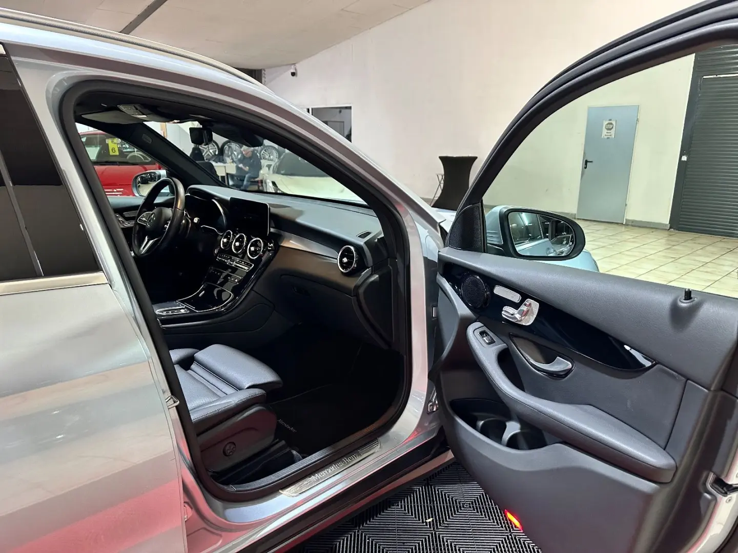 GLC 220 d 4Matic PANO KAMERA LED MBUX