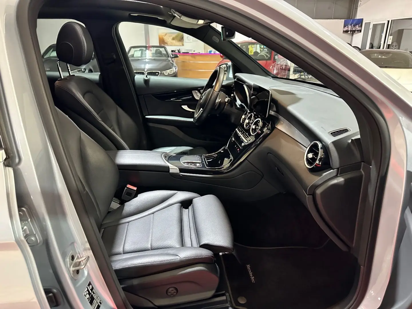 GLC 220 d 4Matic PANO KAMERA LED MBUX