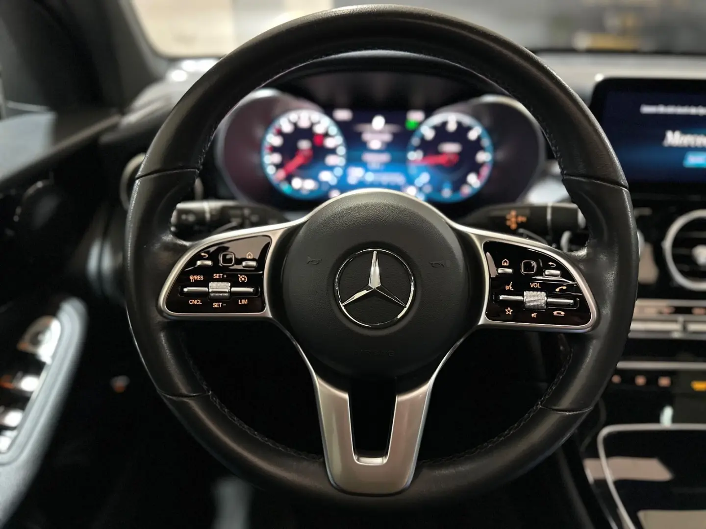 GLC 220 d 4Matic PANO KAMERA LED MBUX