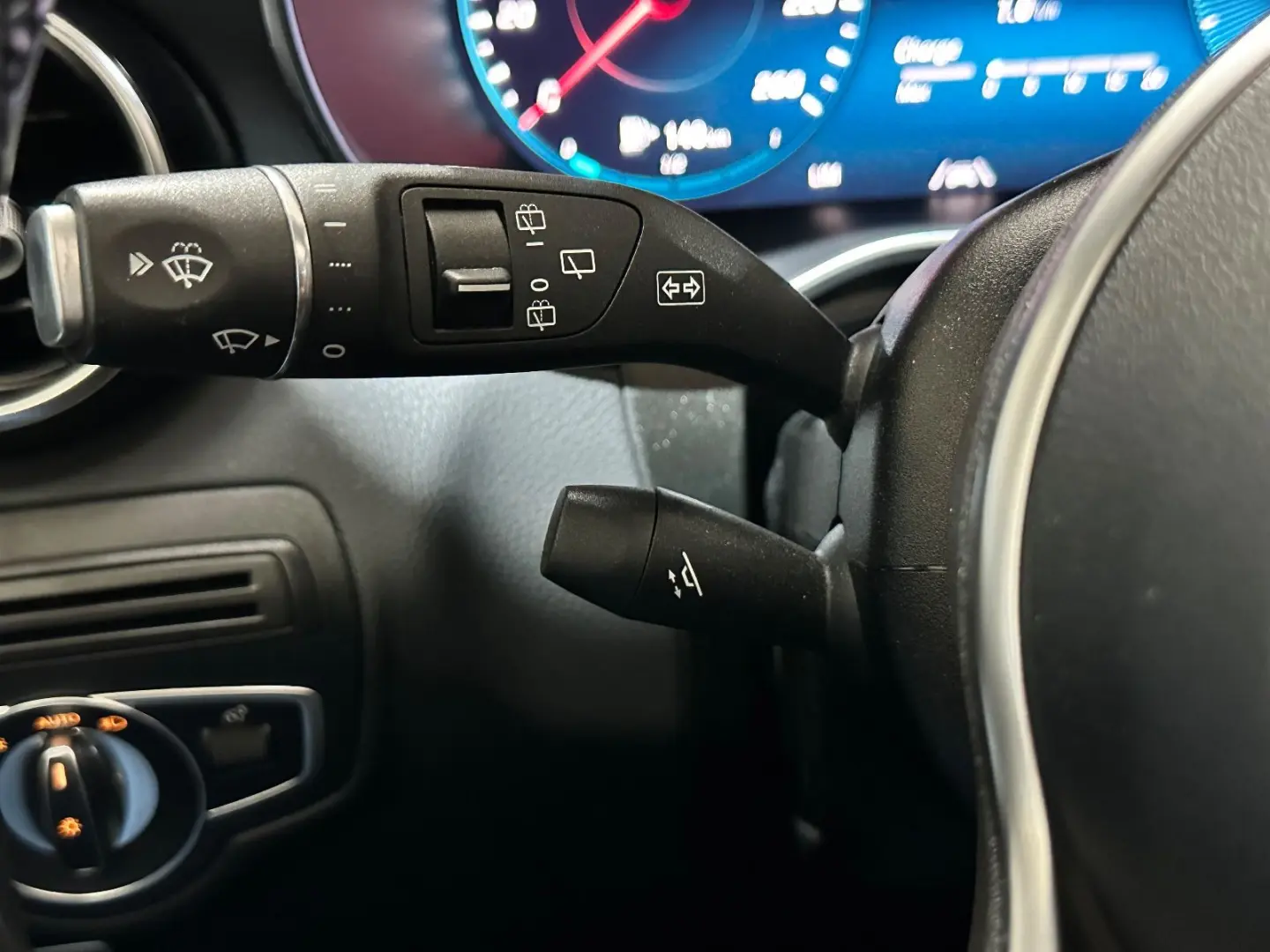 GLC 220 d 4Matic PANO KAMERA LED MBUX