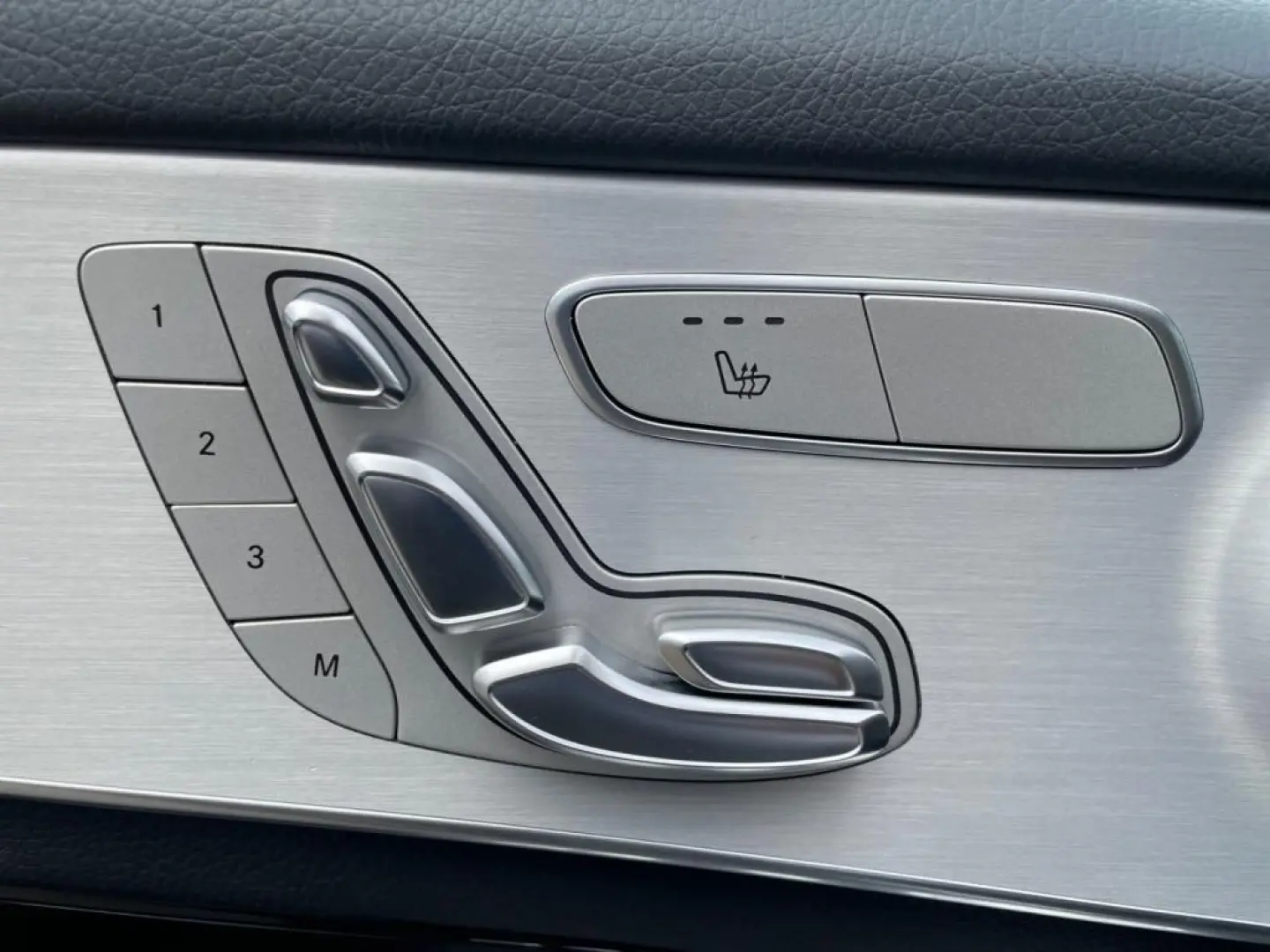 GLC 220 d 4matic AMG  MBUX Navi Cam HUD Sport LM