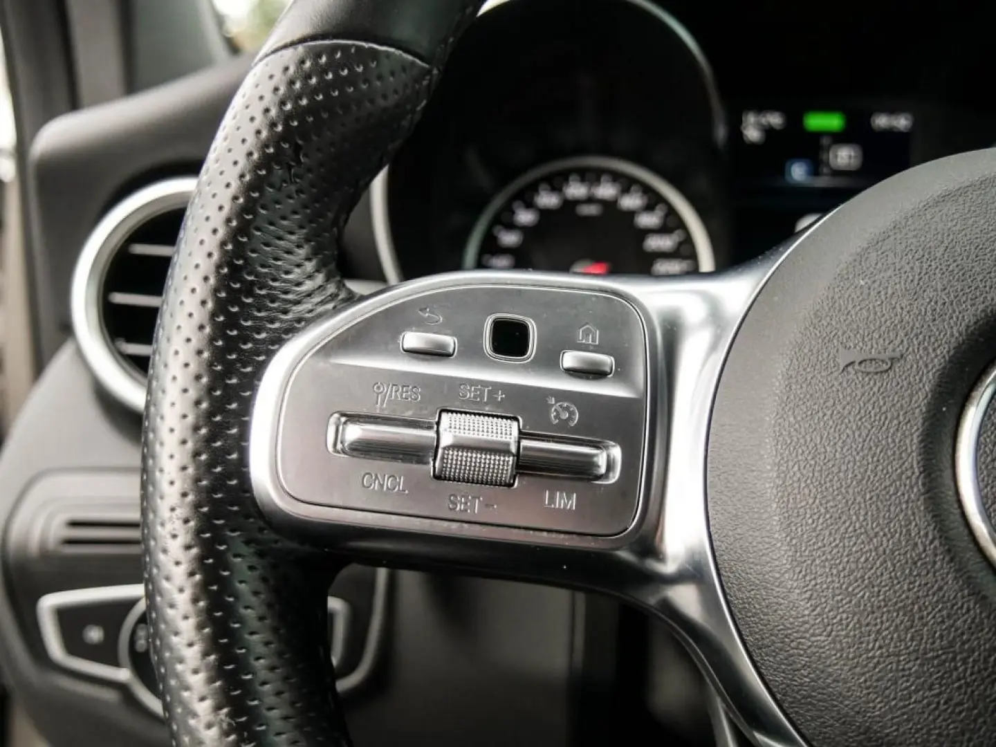 GLC 200 4M AMG BURM NIGHT MBUX SHZ TEMP KAM KEYL