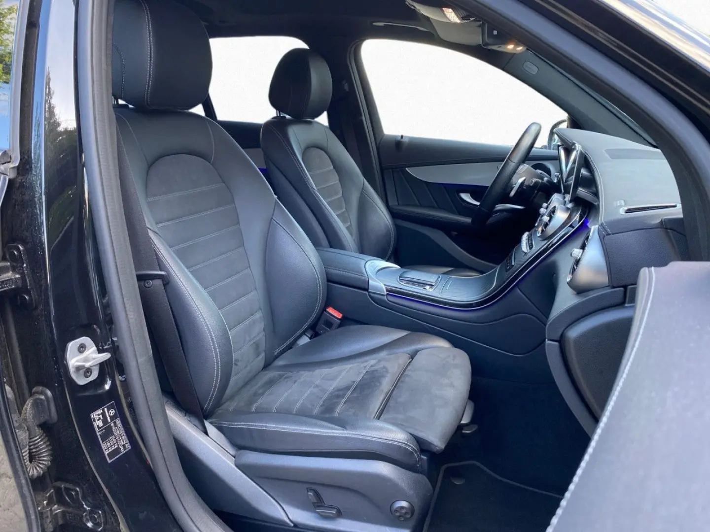 GLC 220d 4M 9G-TRONIC AMG Line Night Pano AHK