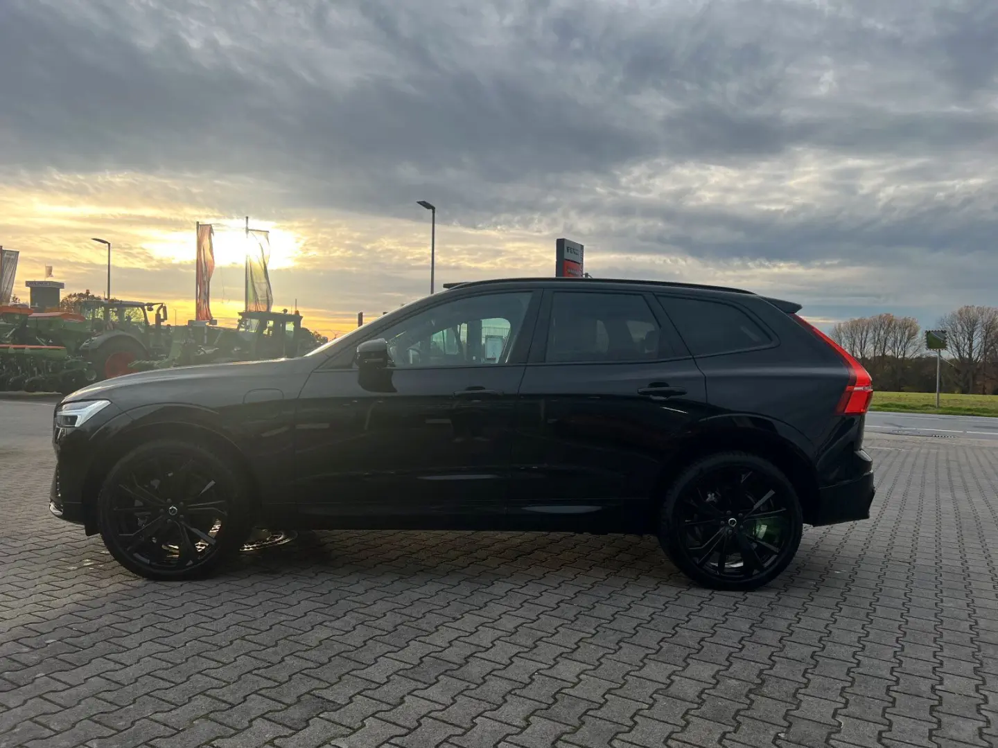 XC60 T8 Plus Black Edition HEAD UP LED