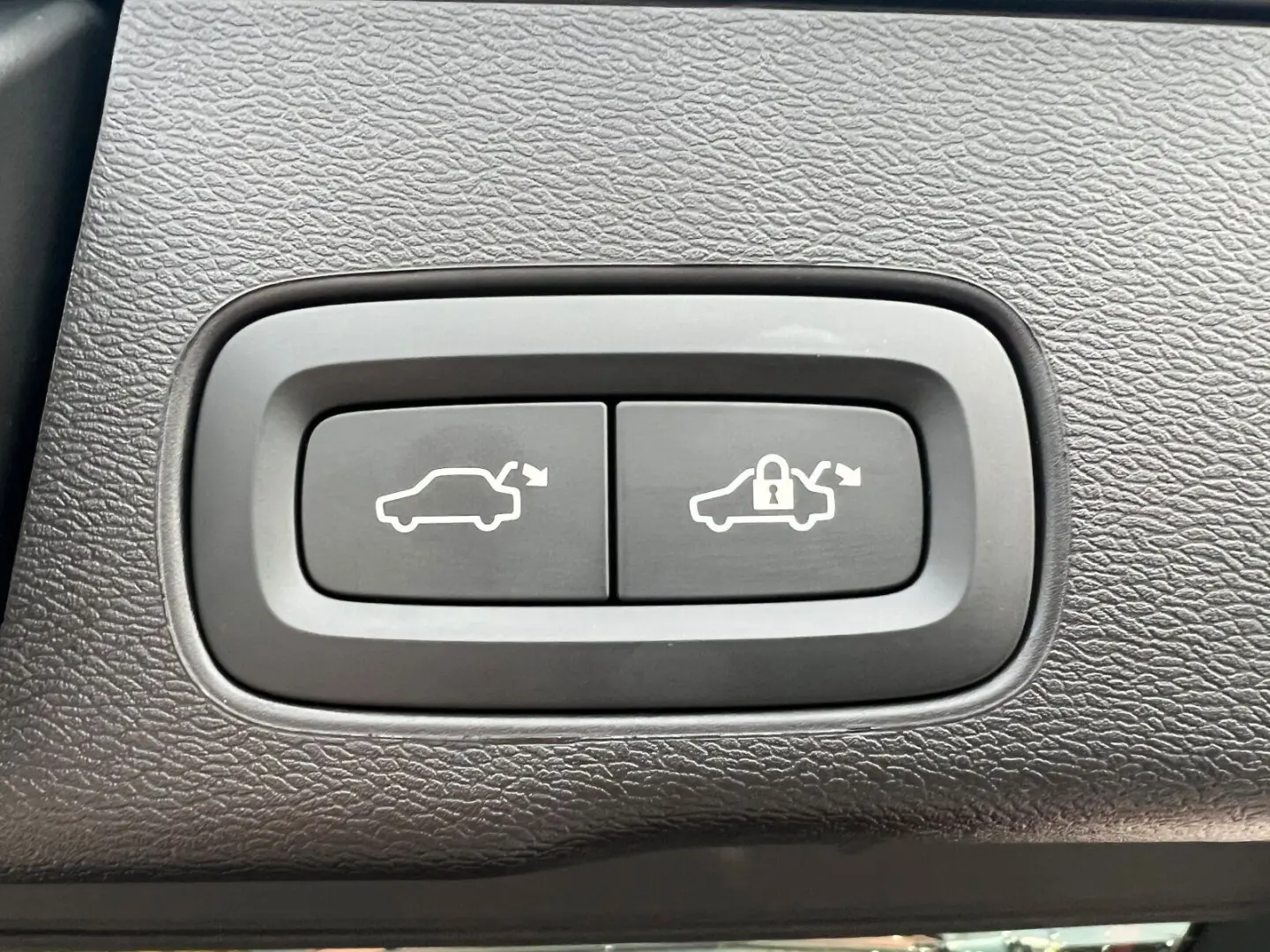 XC60 T8 Plus Black Edition HEAD UP LED