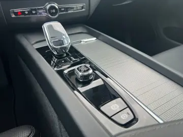 XC60 T8 Plus Black Edition HEAD UP LED