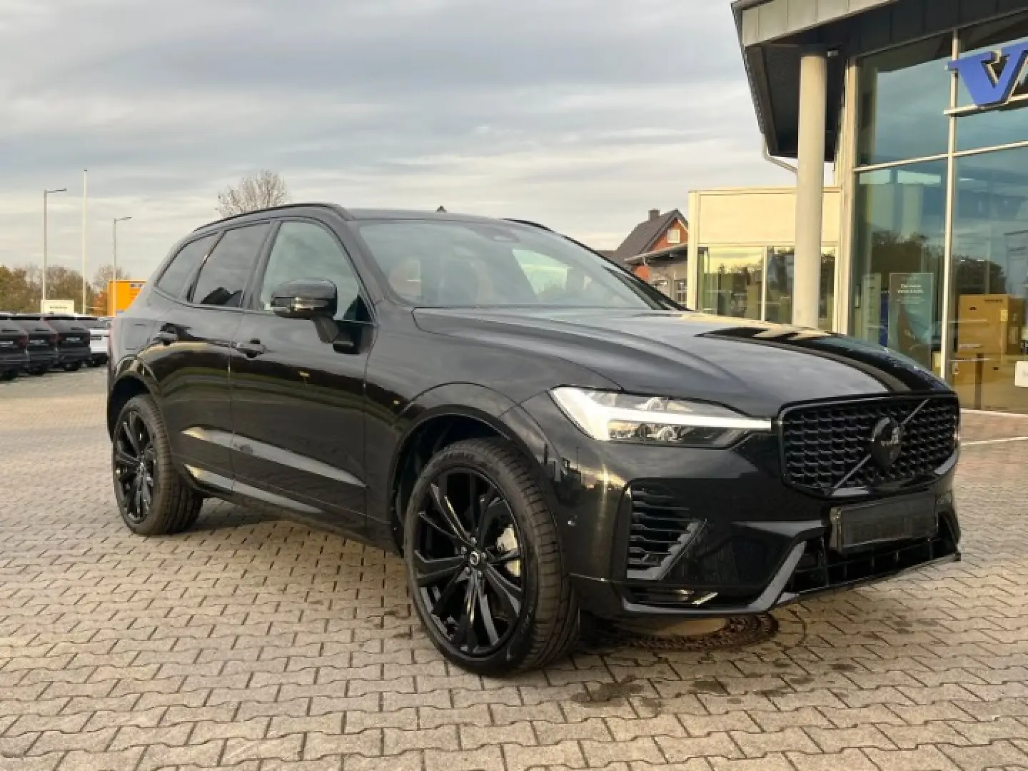 XC60 T8 Plus Black Edition HEAD UP LED