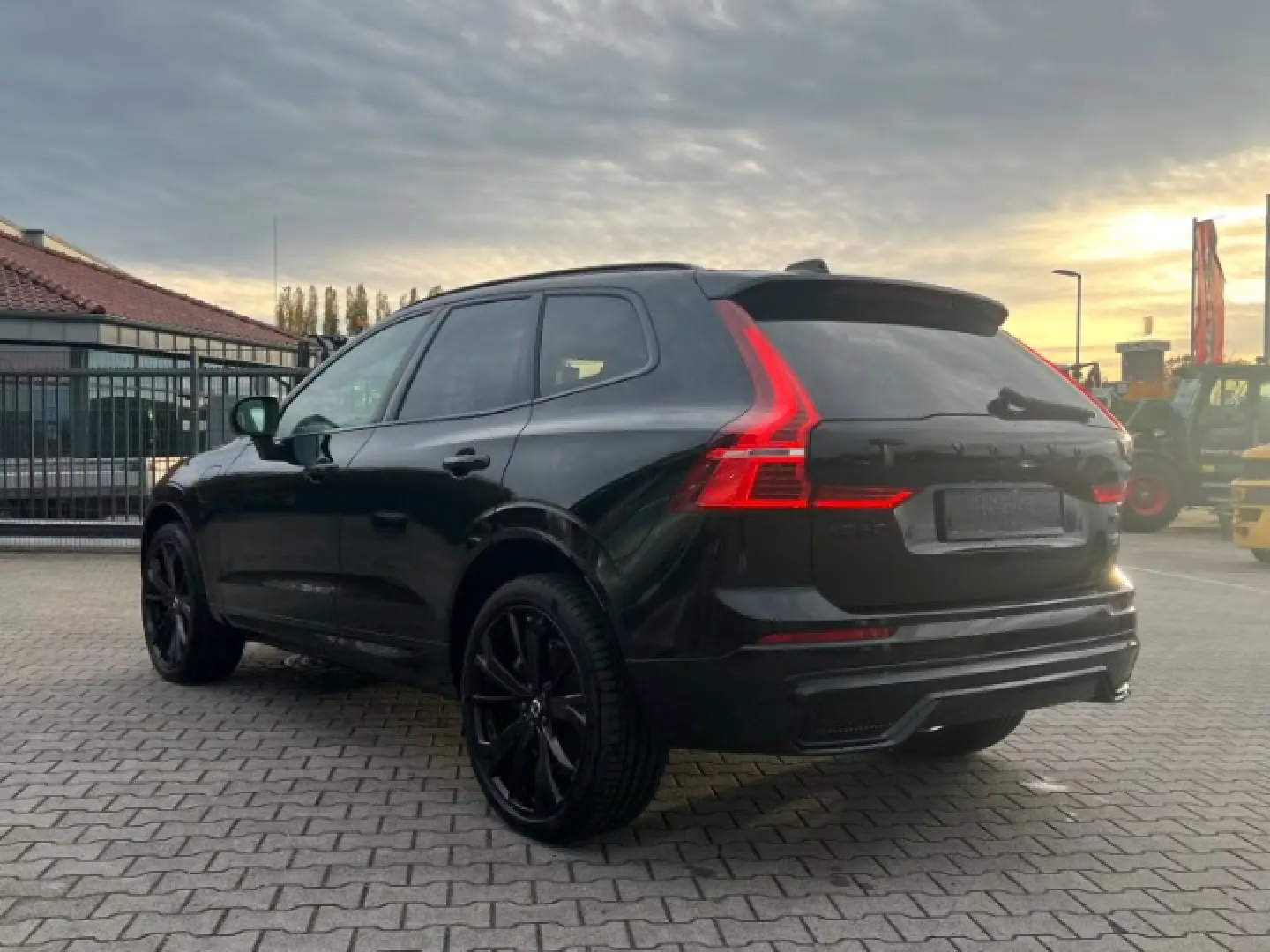 XC60 T8 Plus Black Edition HEAD UP LED