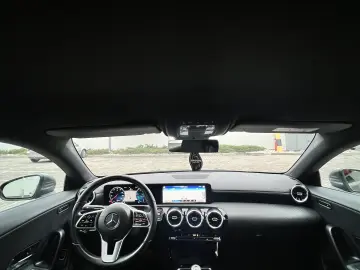 Mercedes Benz CLA 180d