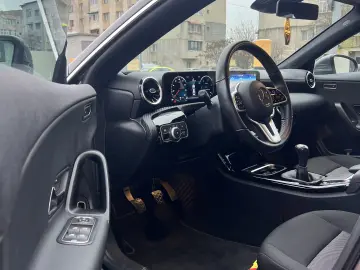 Mercedes Benz CLA 180d