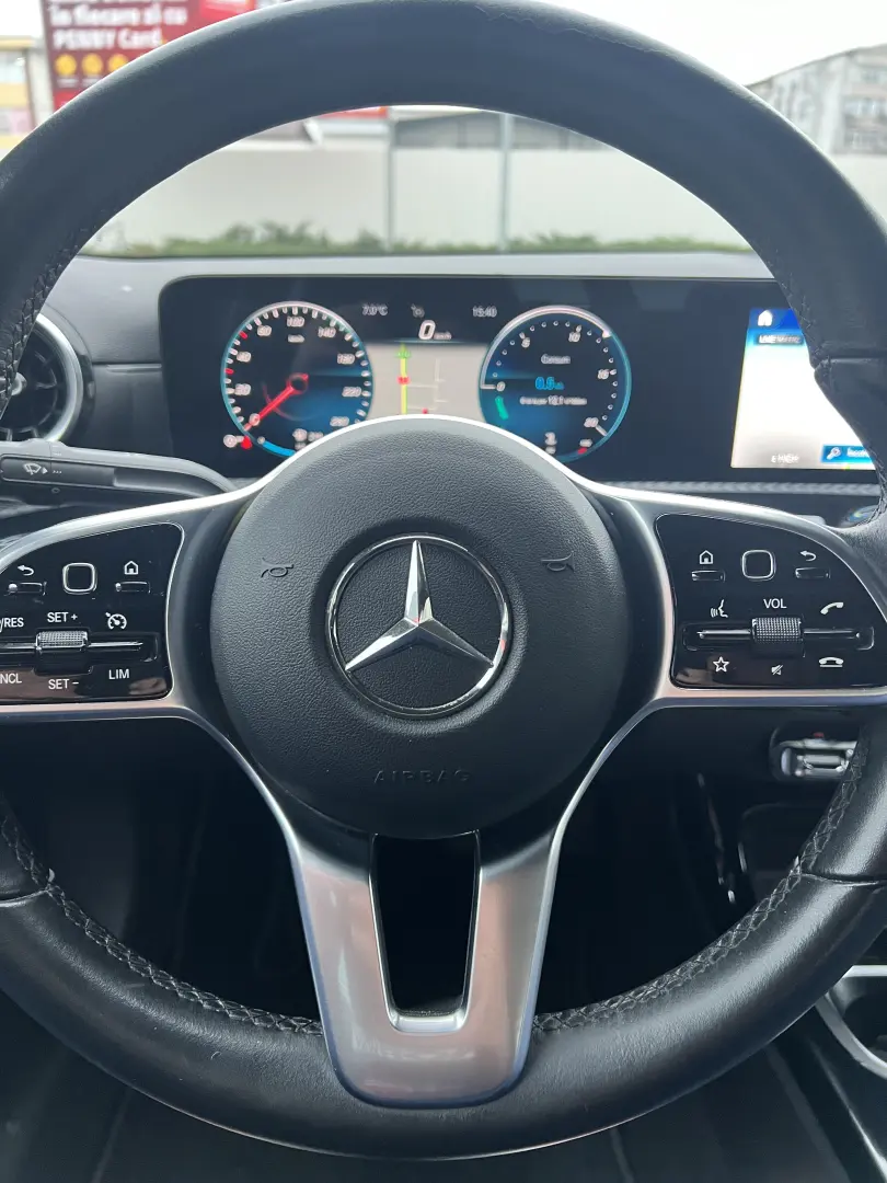 Mercedes Benz CLA 180d