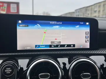 Mercedes Benz CLA 180d