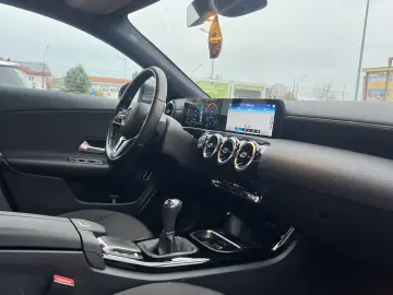 Mercedes Benz CLA 180d