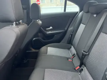 Mercedes Benz CLA 180d