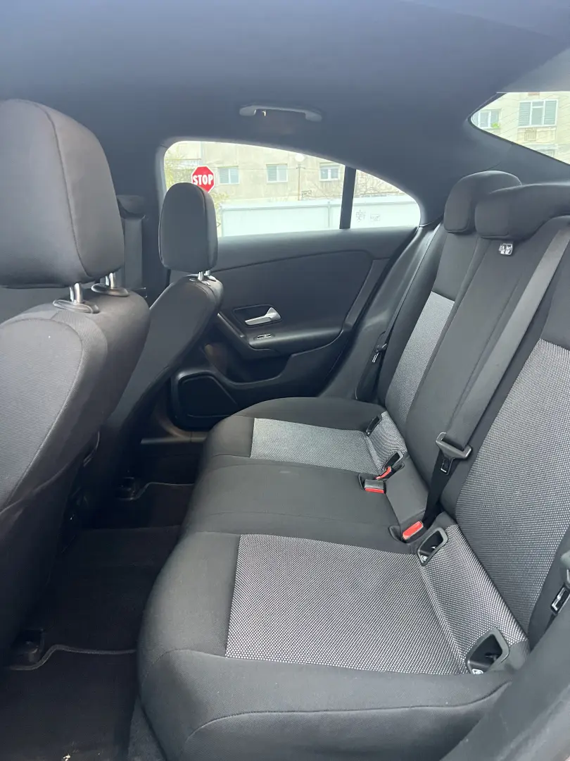 Mercedes Benz CLA 180d