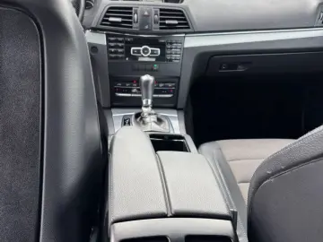 Mercedes-Benz E 200 CGI BlueEfficiency Avantgarde
