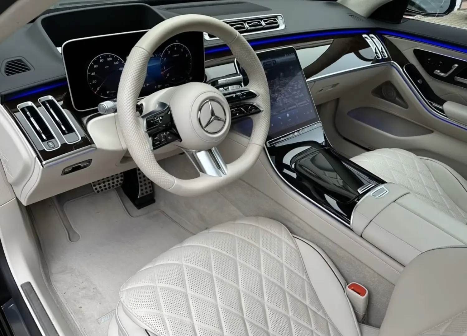 S 580 4M L AMG Panorama 3D Burmester E-ACTIVE Body