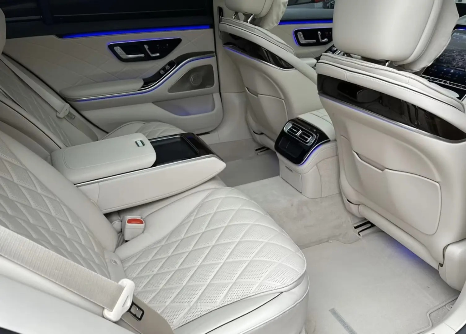 S 580 4M L AMG Panorama 3D Burmester E-ACTIVE Body