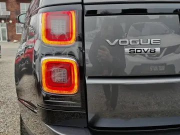 Range Rover Vogue 4.4 Diesel 340cp la COMANDA