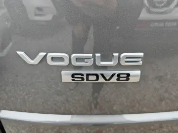 Range Rover Vogue 4.4 Diesel 340cp la COMANDA
