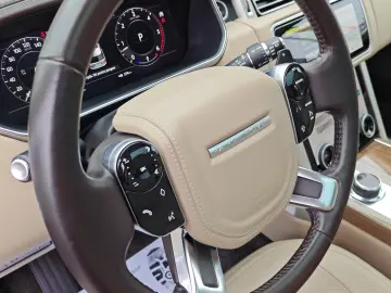 Range Rover Vogue 4.4 Diesel 340cp la COMANDA